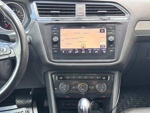 White Silver Metallic 2018 Volkswagen Tiguan 2.0T SEL