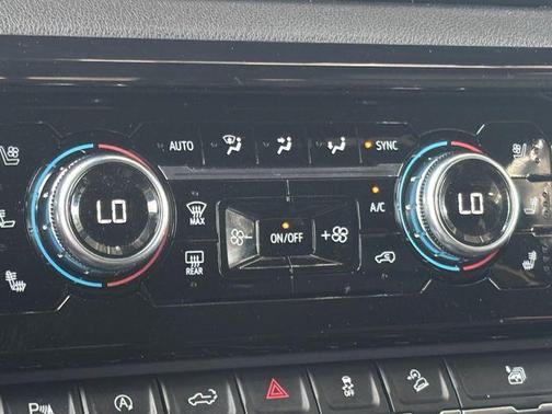 Dynamic Blue Metallic 2022 GMC Sierra 1500 AT4