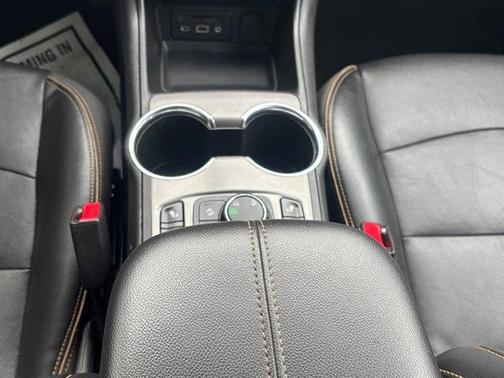 Summit White 2023 GMC Terrain AT4