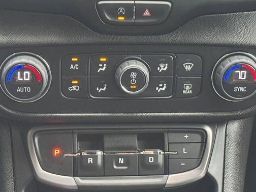 Summit White 2023 GMC Terrain AT4