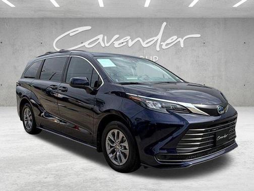 Gray 2024 Toyota Sienna LE