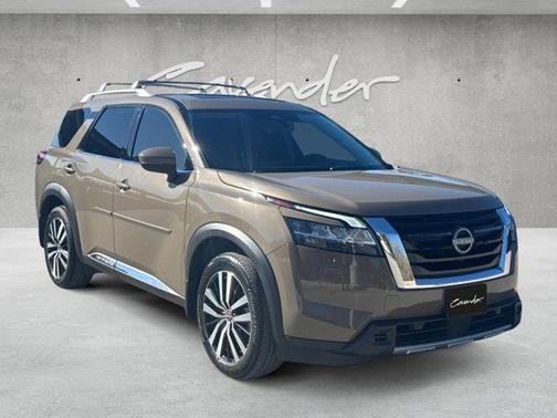 2024 Nissan Pathfinder Platinum
