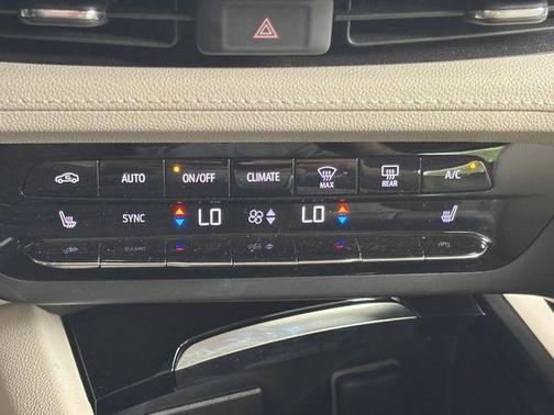 Sapphire Metallic 2023 Buick Envision Essence