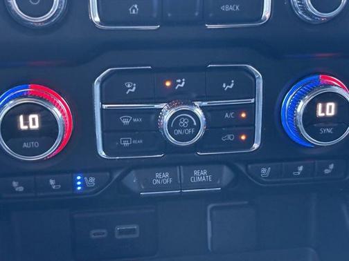 Onyx Black 2024 GMC Yukon SLT