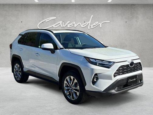 Ice 2023 Toyota RAV4 XLE Premium