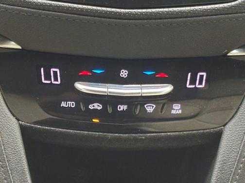 Crystal White Tri-Coat 2019 Cadillac XT5 Base