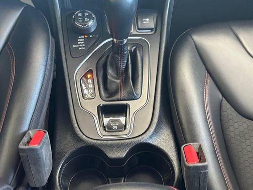Bright White Clearcoat 2022 Jeep Cherokee Trailhawk