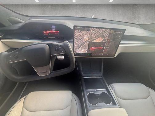2022 Tesla Model S Plaid