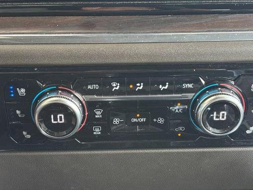 Metallic 2024 GMC Sierra 1500 SLT
