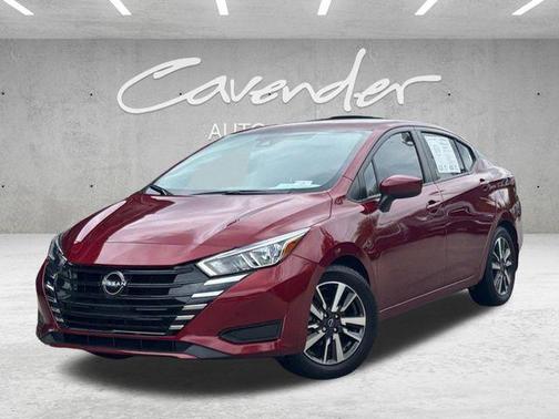 Scarlet Ember 2024 Nissan Versa 1.6 SV