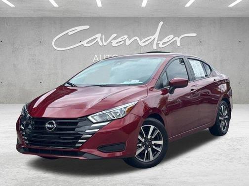Scarlet Ember 2024 Nissan Versa 1.6 SV