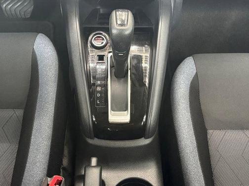 Scarlet Ember 2024 Nissan Versa 1.6 SV