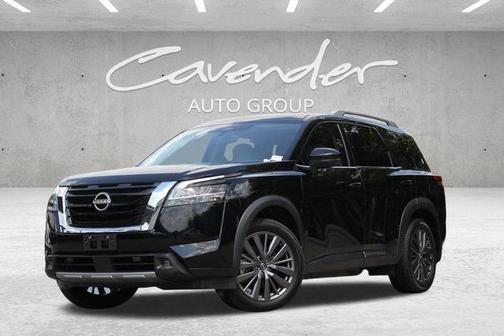 2022 Nissan Pathfinder SL