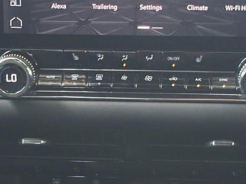 Desert Sand Metallic 2023 GMC Canyon Elevation