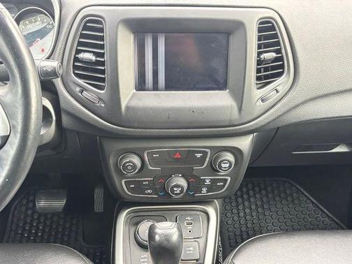 White Clearcoat 2019 Jeep Compass Latitude