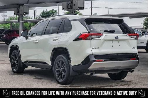 2022 Toyota RAV4 Hybrid SE