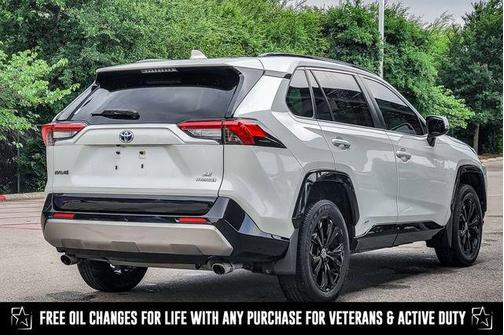 2022 Toyota RAV4 Hybrid SE