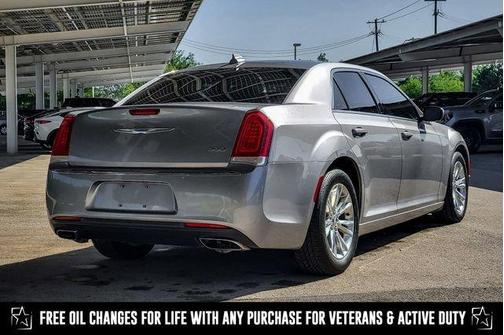 2017 Chrysler 300 Limited