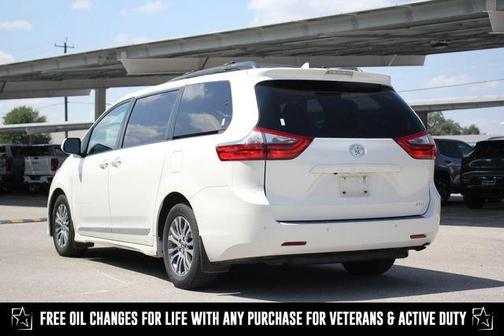 2020 Toyota Sienna XLE Premium