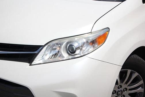 2020 Toyota Sienna XLE Premium