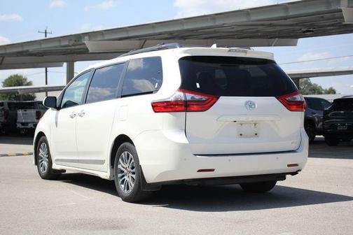 2020 Toyota Sienna XLE Premium
