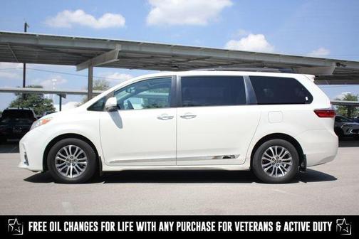2020 Toyota Sienna XLE Premium