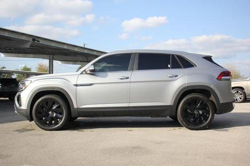 2025 Volkswagen Atlas Cross Sport 2.0T SE w/Technology