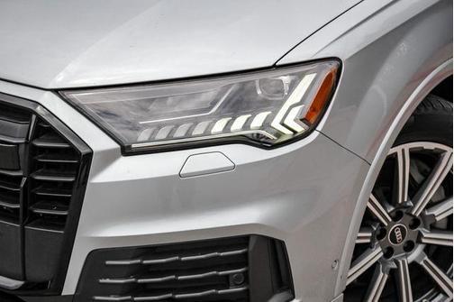 2023 Audi Q7 45 Premium Plus