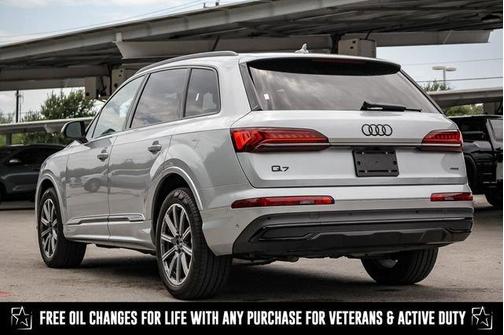 2023 Audi Q7 45 Premium Plus