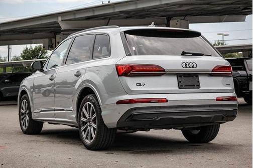 2023 Audi Q7 45 Premium Plus