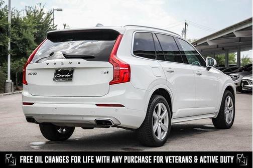 2021 Volvo XC90 T6 Momentum 7 Passenger
