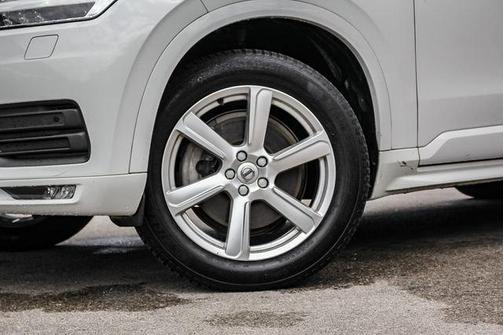 2021 Volvo XC90 T6 Momentum 7 Passenger