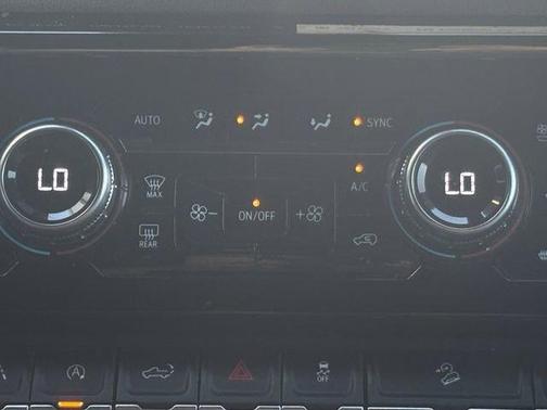 Desert Sand Metallic 2022 GMC Sierra 1500 AT4