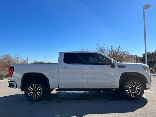 Photo 4 of 30 of 2019 GMC Sierra 1500 AT4