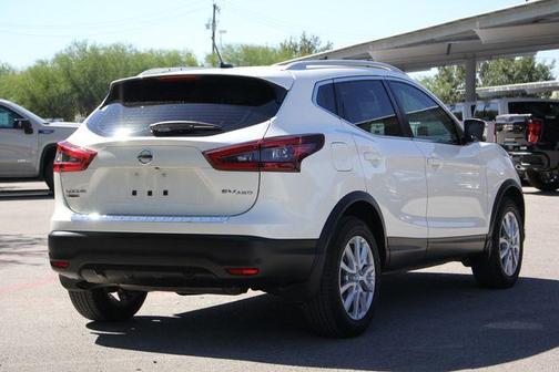 2022 Nissan Rogue Sport SV