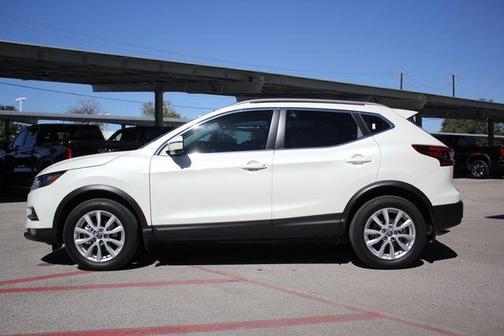 2022 Nissan Rogue Sport SV