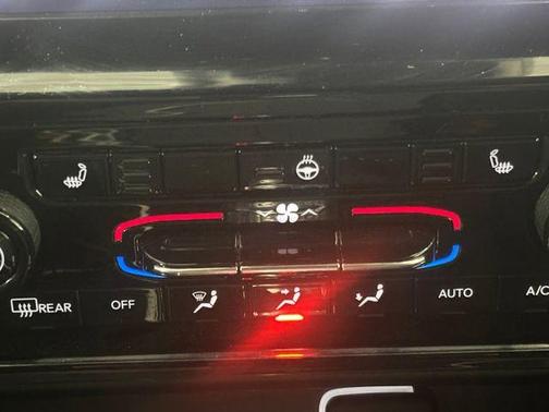 Diamond Black 2025 Jeep Grand Cherokee L Laredo