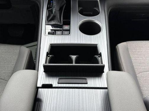 2025 Toyota Sienna LE