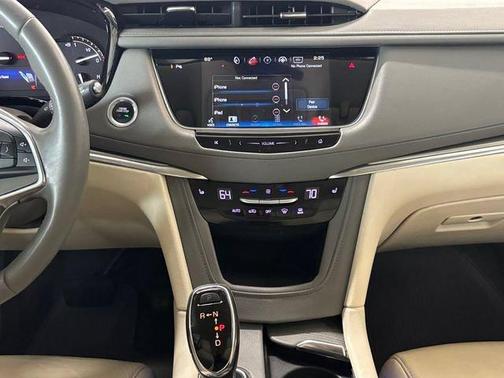 Harbor Blue Metallic 2018 Cadillac XT5 Luxury