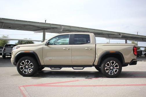 2024 GMC Canyon AT4