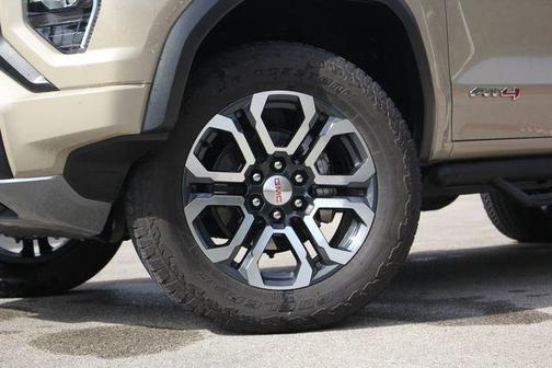 2024 GMC Canyon AT4