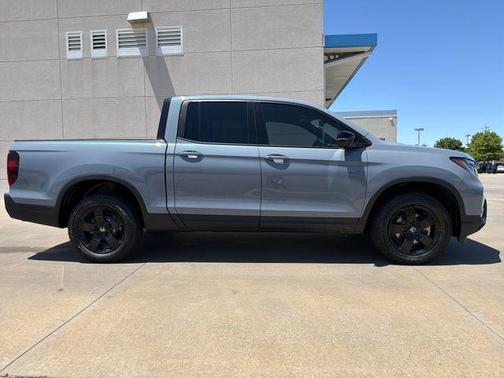 Sonic Gray Pearl 2026 Honda Ridgeline Black Edition