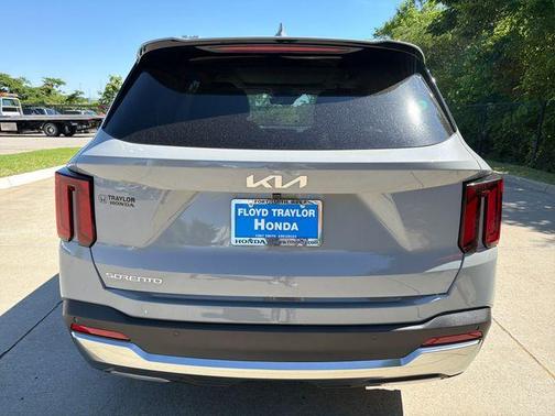 Wolf Gray 2025 Kia Sorento SX