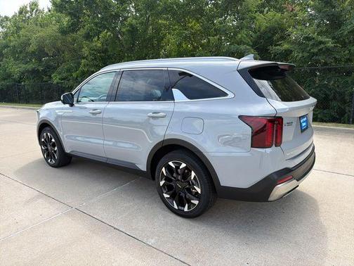 Wolf Gray 2025 Kia Sorento SX