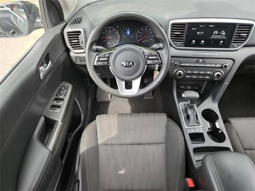 Photo 5 of 20 of 2020 Kia Sportage LX