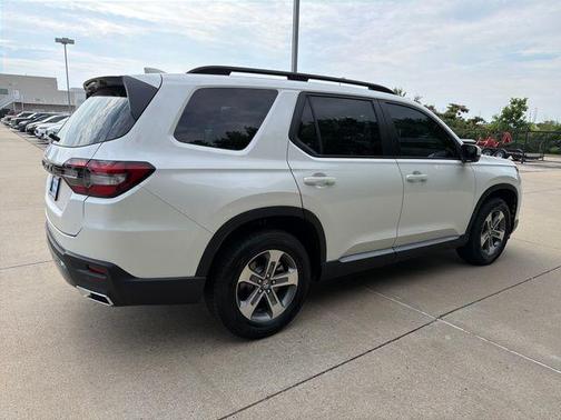 White Diamond Pearl 2026 Honda Pilot EX-L