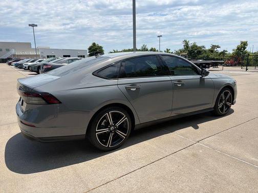 Urban Gray Pearl 2026 Honda Accord SE