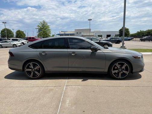 Urban Gray Pearl 2026 Honda Accord SE