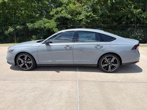 Urban Gray Pearl 2026 Honda Accord SE