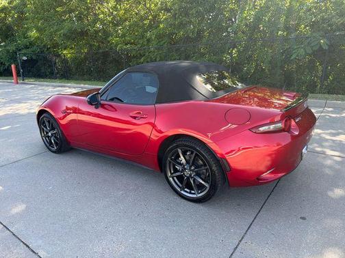 Soul Red 2016 Mazda MX-5 Miata Club
